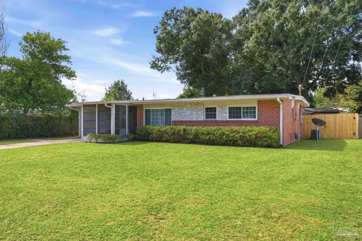 6517 Robin Ave, Milton, FL 32570 - #1