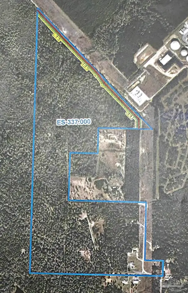 947 New Haven Dr, Cantonment, FL 32533