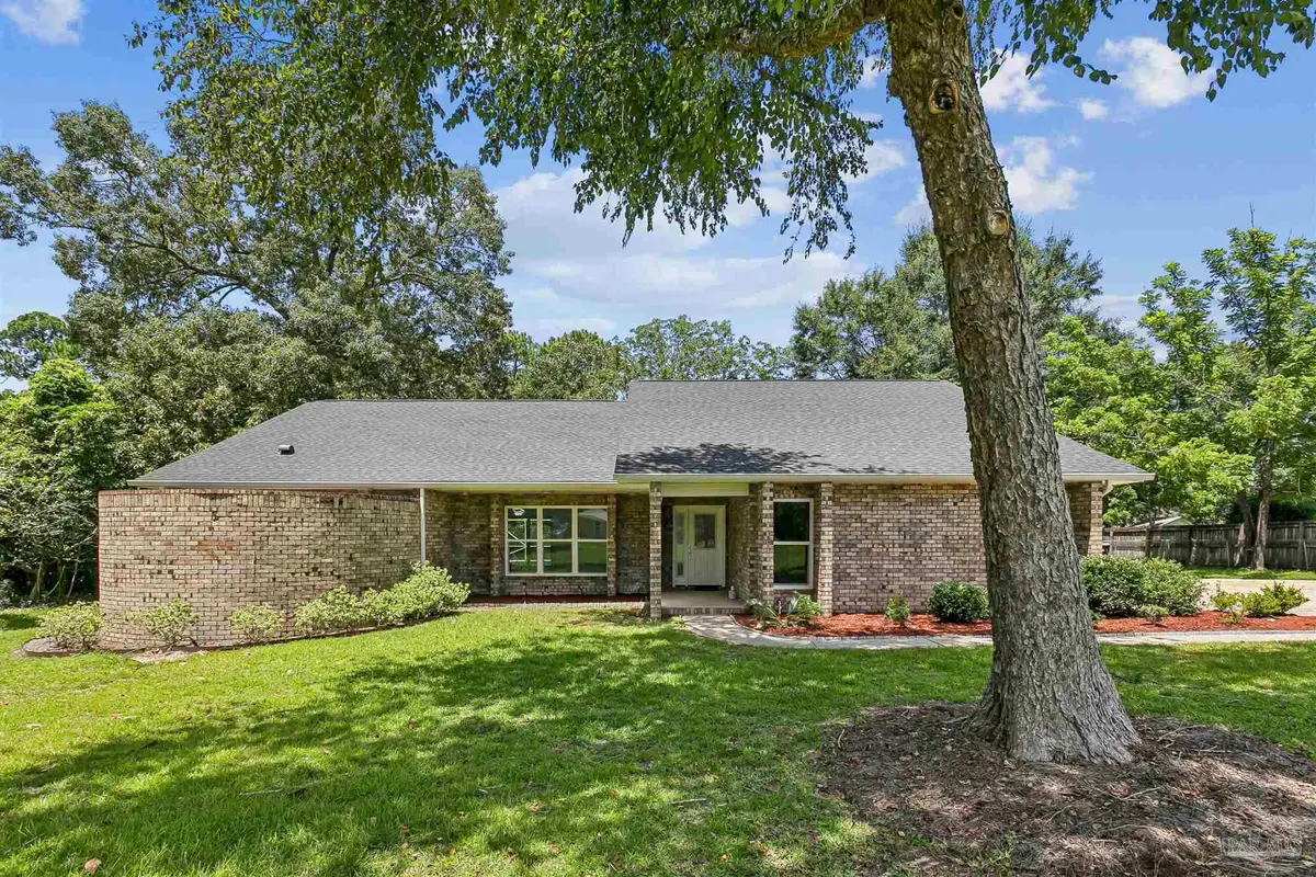 3049 Creekwood Dr, Cantonment, FL 32533 - #1