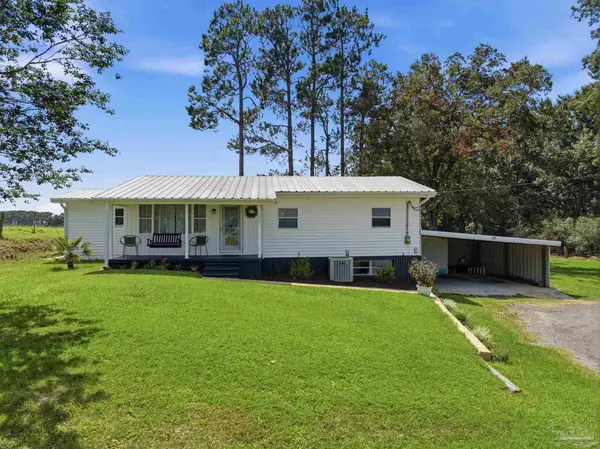 5731 Morgan Rd, Mcdavid, FL 32568