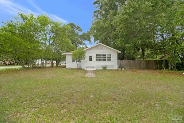 1322 Wisteria Ave, Pensacola, FL 32507