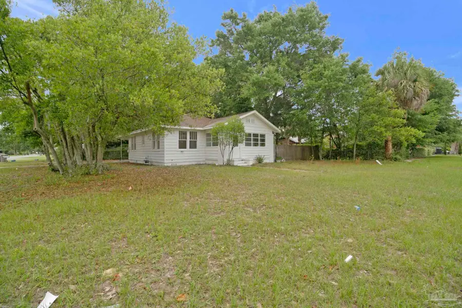 1322 Wisteria Ave, Pensacola, FL 32507 - #2