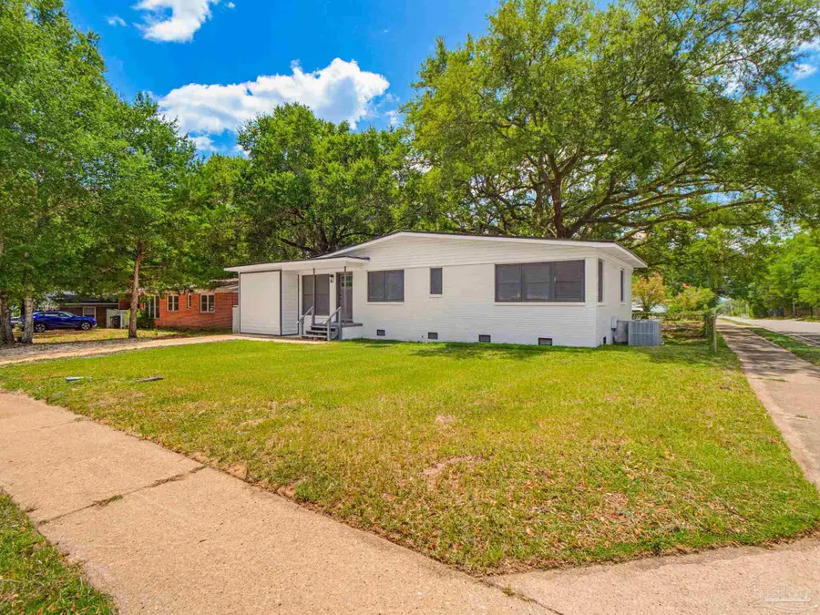 6605 Lee St, Milton, FL 32570 - #2