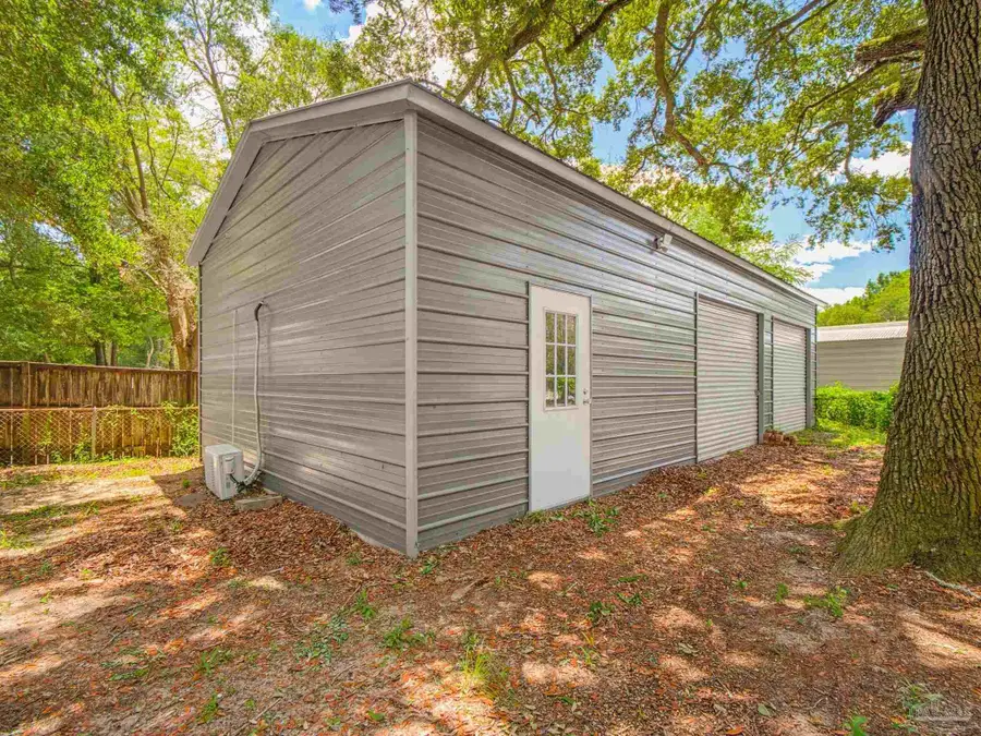 6605 Lee St, Milton, FL 32570 - #3
