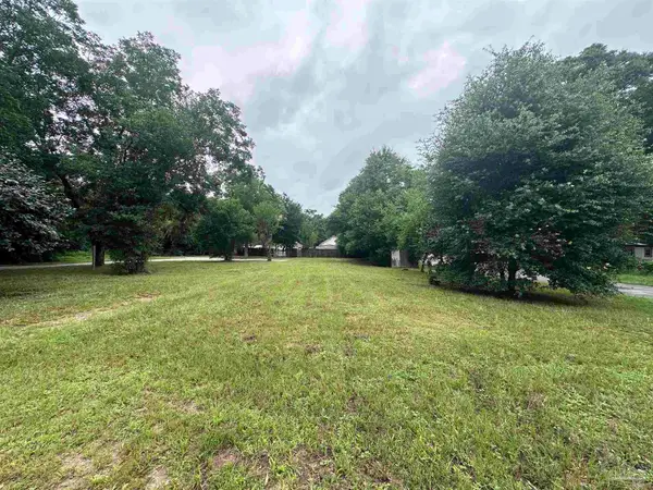 202 Yoakum Ct, Pensacola, FL 32505