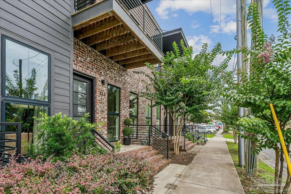 123 E La Rua St, Pensacola, FL 32501 - #1