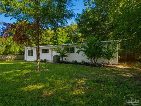 6426 Julia Dr, Milton, FL 32570