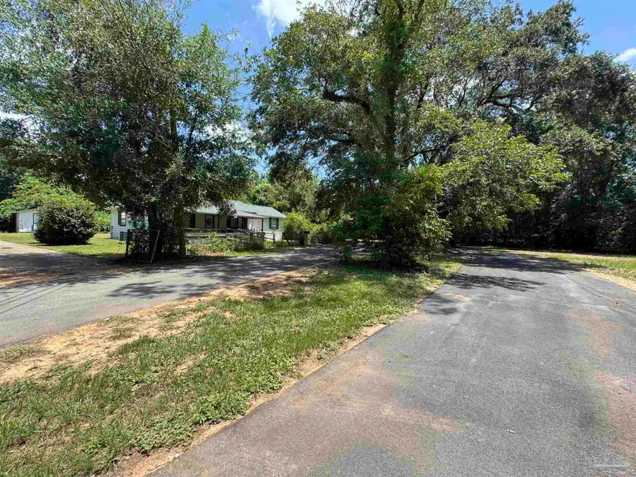 4040 Wilkes St, Pace, FL 32571 - #2