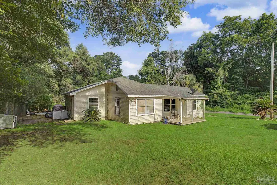 197 Hudson St, Crestview, FL 32536 - #2