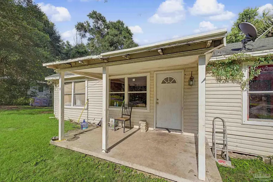 197 Hudson St, Crestview, FL 32536 - #3