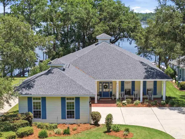 3932 Plantation Cove Ct, Milton, FL 32583
