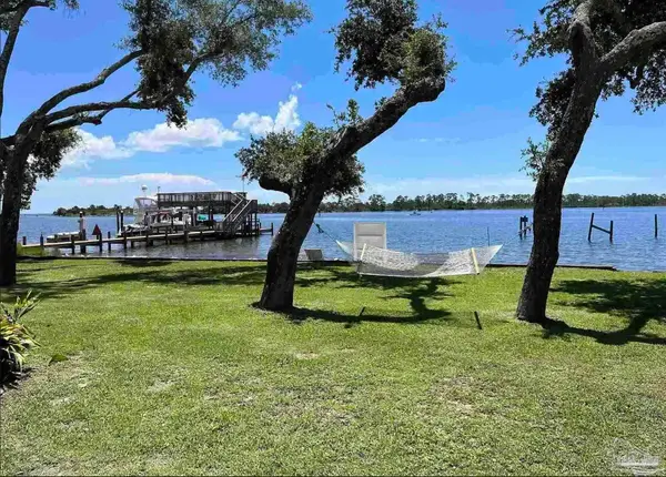 634 1/2 Silvershore Dr, Pensacola, FL 32507