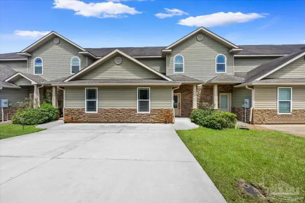 1748 Sound Haven Ct, Navarre, FL 32566