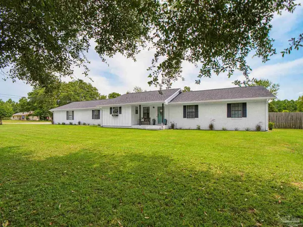 5840 Greenfield St, Pace, FL 32571