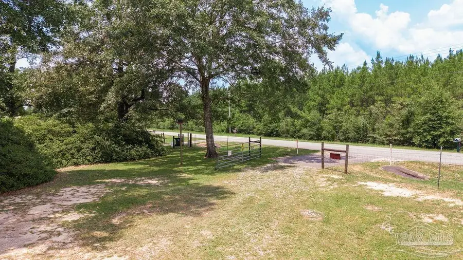 3101 Breastworks Rd, McDavid, FL 32568 - #2