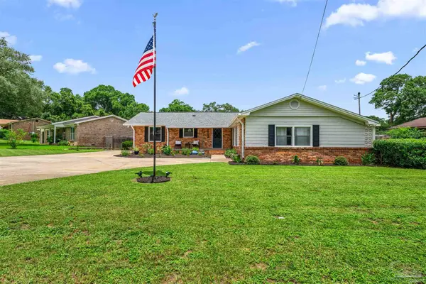 5902 Kendall Ave, Pensacola, FL 32506