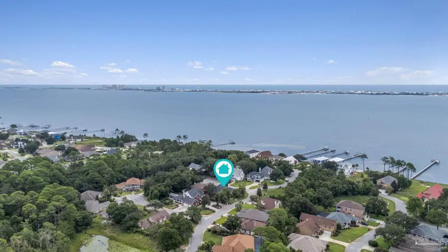 1732 Magnolia Harbor Dr, Navarre, FL 32566 - #2