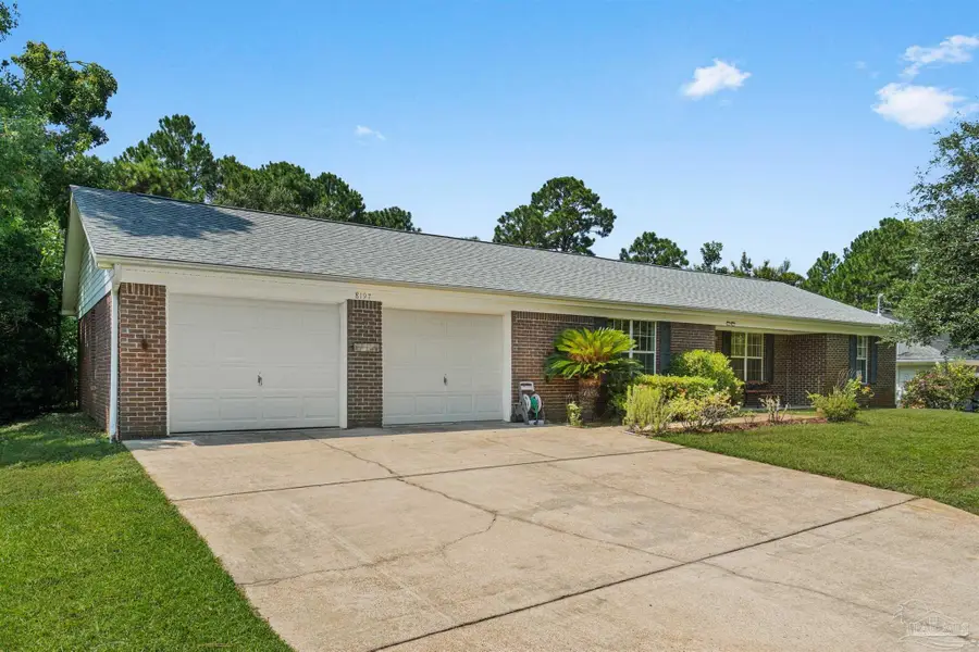8197 Verdura St, Navarre, FL 32566 - #2