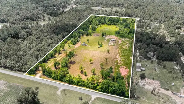 6305 County Line Rd, Baker, FL 32531
