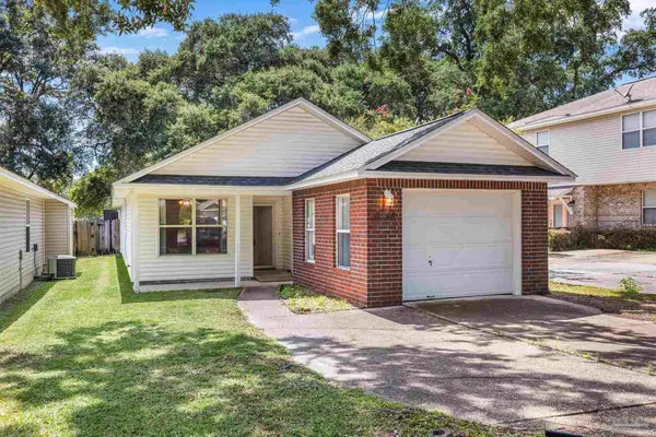 6146 The Oaks Ln, Pensacola, FL 32504