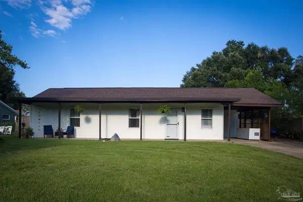 6402 Beauclair Dr, Pensacola, FL 32504