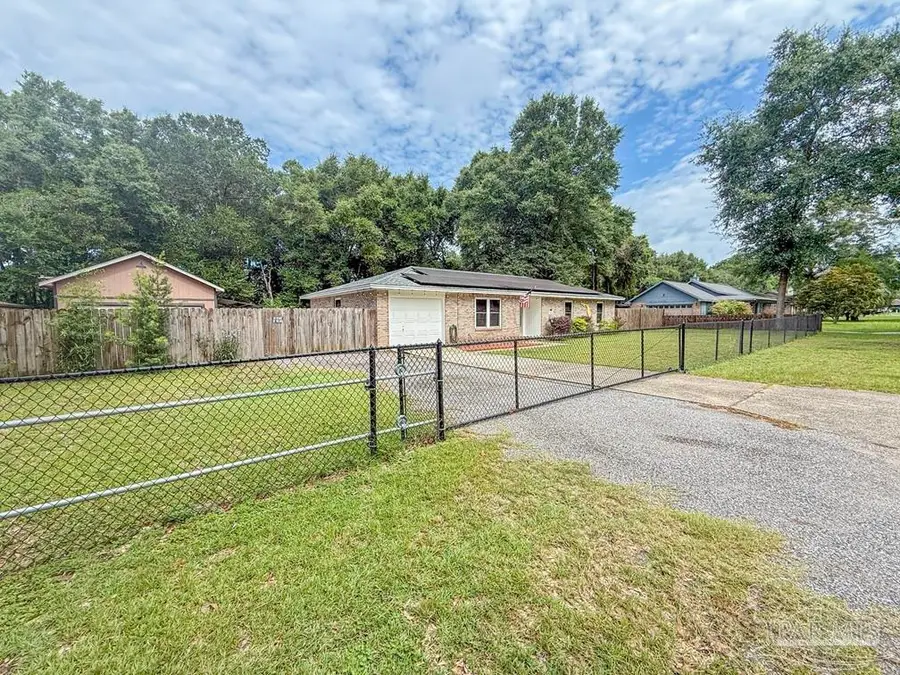 5535 Debbie Dr, Milton, FL 32570 - #2