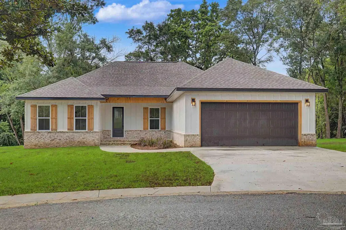 8700 Thunderbird Dr, Pensacola, FL 32514 - #1