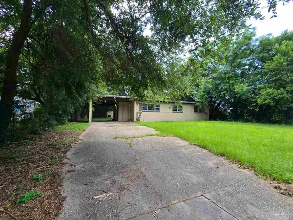 102 Emerald Ave, Pensacola, FL 32505