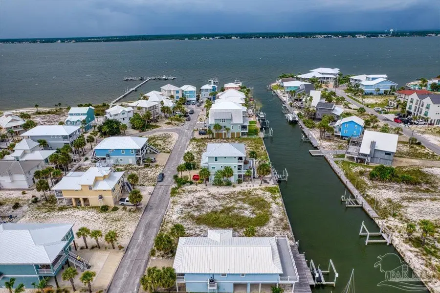 1422 Homeport Dr, Navarre Beach, FL 32566 - #3