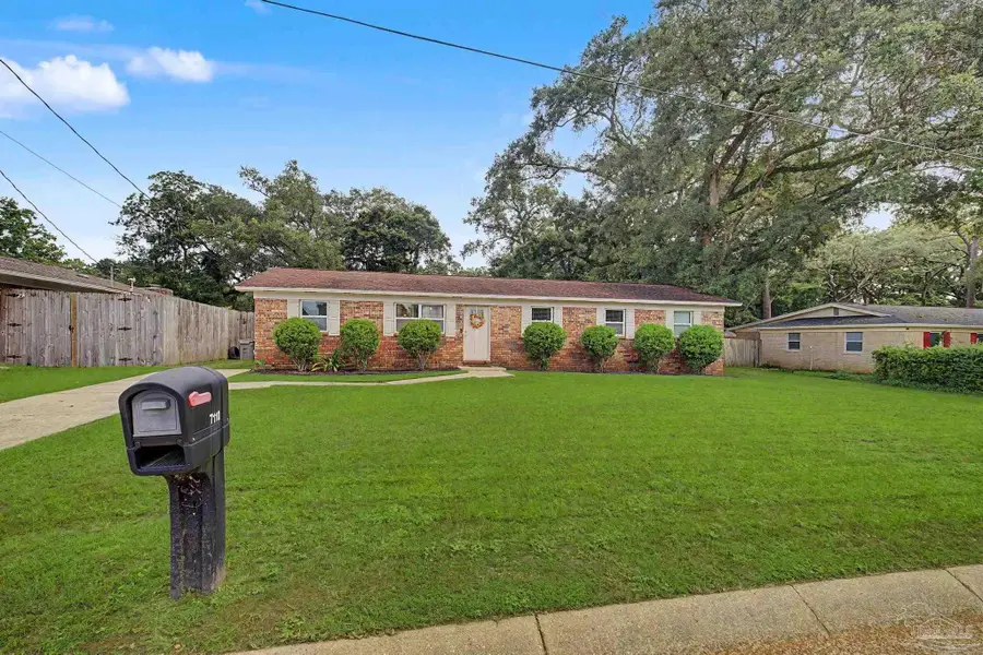 7110 Peninsula Dr, Pensacola, FL 32526 - #2
