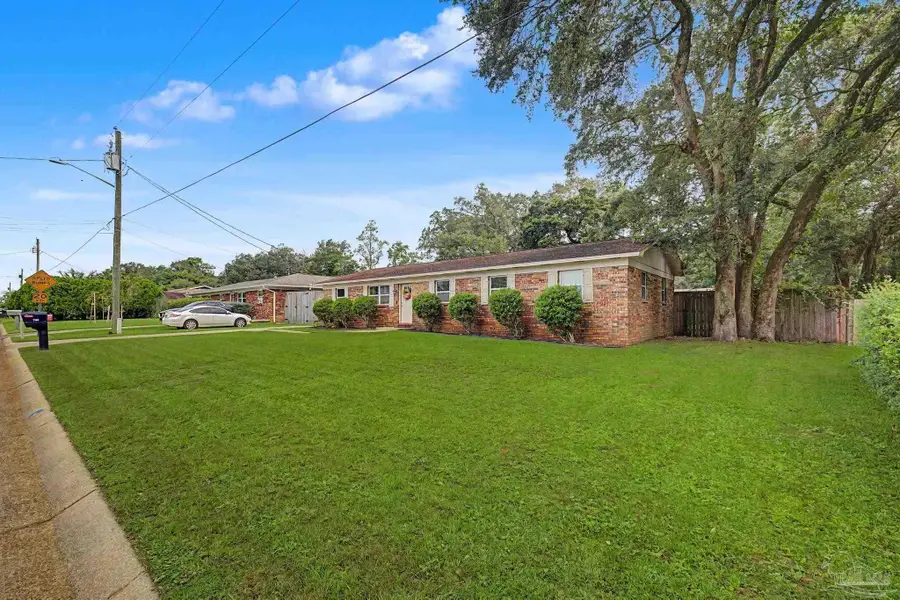 7110 Peninsula Dr, Pensacola, FL 32526 - #3