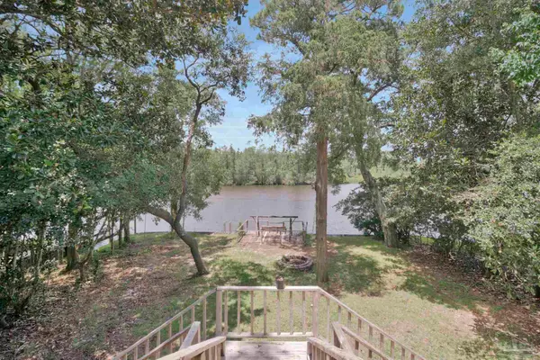 5985 N Airport Rd, Milton, FL 32583