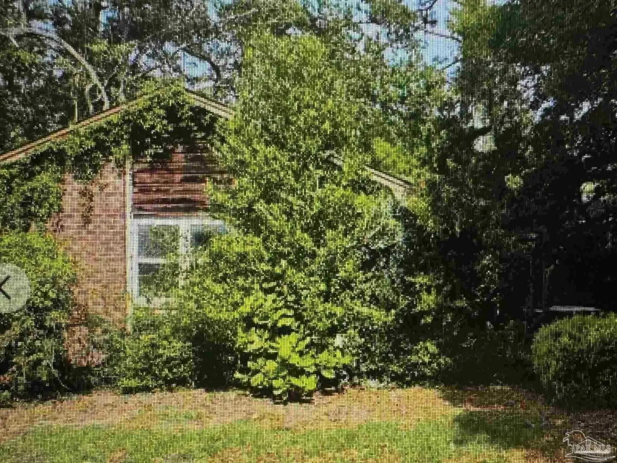 7855 Bay Meadows Dr, Pensacola, FL 32507 - #1