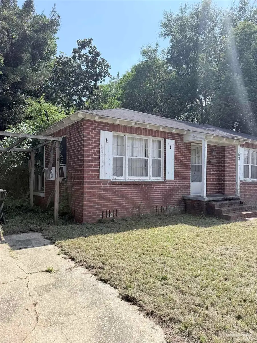 631 W Hernandez St, Pensacola, FL 32501 - #3