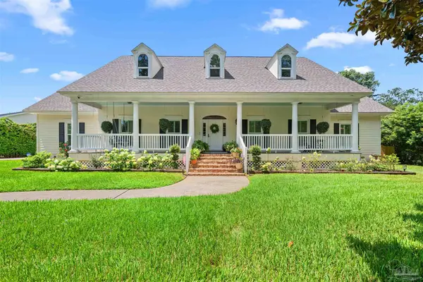 1071 Perdido Manor Dr, Pensacola, FL 32506