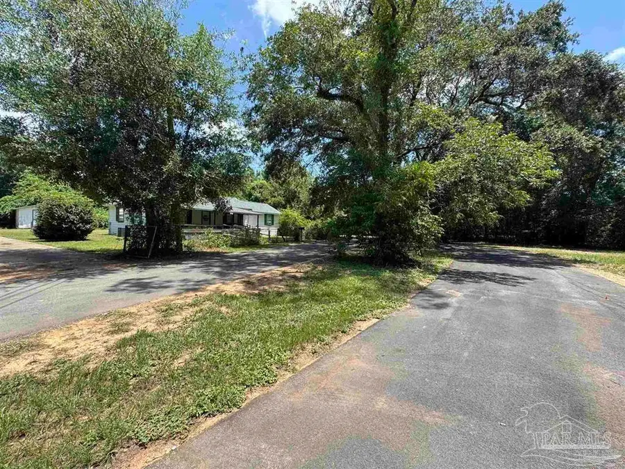 4040 Wilkes St, Pace, FL 32571 - #2