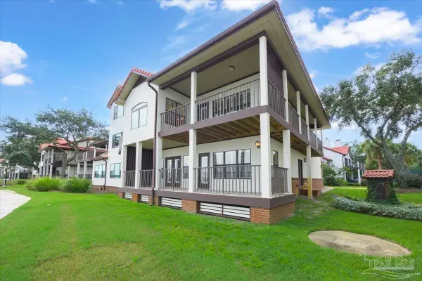 60 Baybridge Dr #A, Gulf Breeze, FL 32561