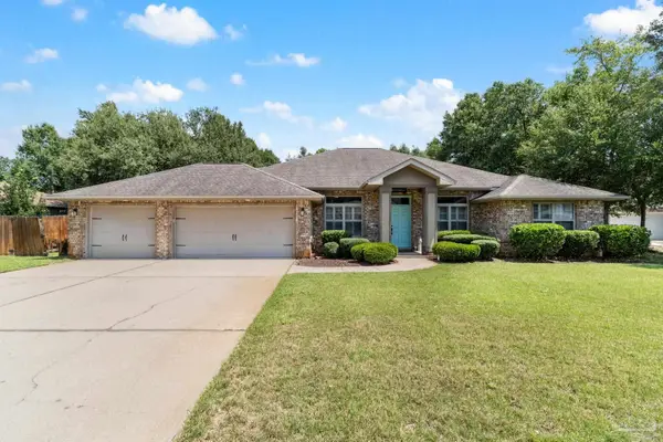 2964 Albatross Dr, Navarre, FL 32566