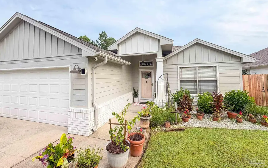 2545 Hartman Ct, Navarre, FL 32566 - #2