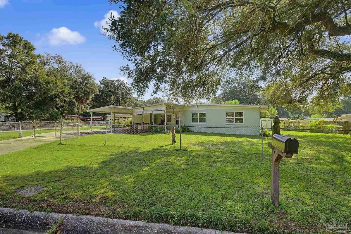 602 Edgecliff Dr, Pensacola, FL 32506 - #1