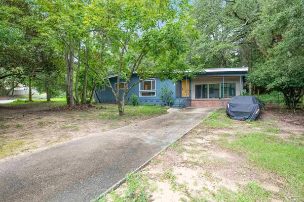 5011 Springhill Dr, Pensacola, FL 32503