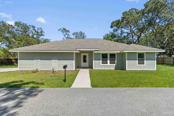 4728 Bay Breeze Dr, Gulf Breeze, FL 32563