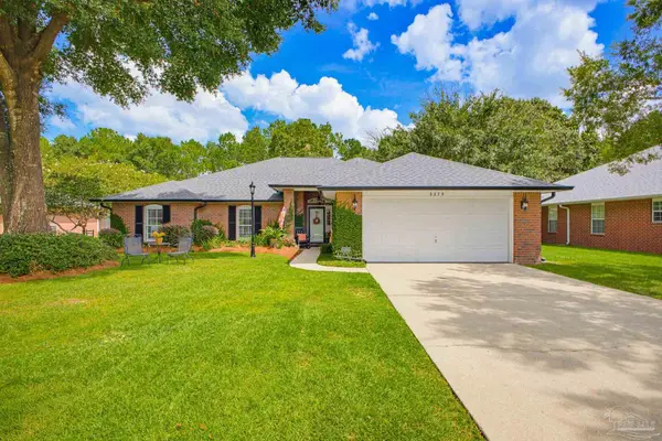 3279 Massena Dr, Pensacola, FL 32526