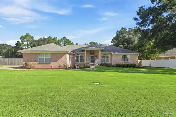 5620 Whispering Woods Dr, Pace, FL 32571