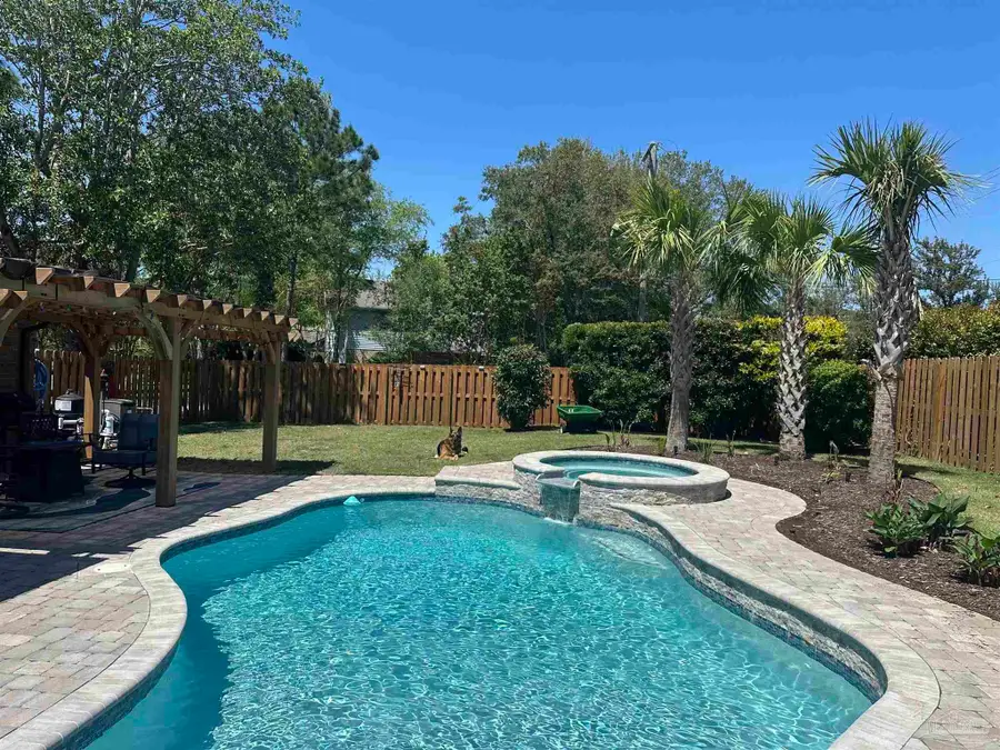 980 Grand Canal St, Gulf Breeze, FL 32563 - #2