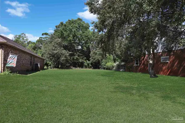 1353 Greenvista Ln, Gulf Breeze, FL 32563