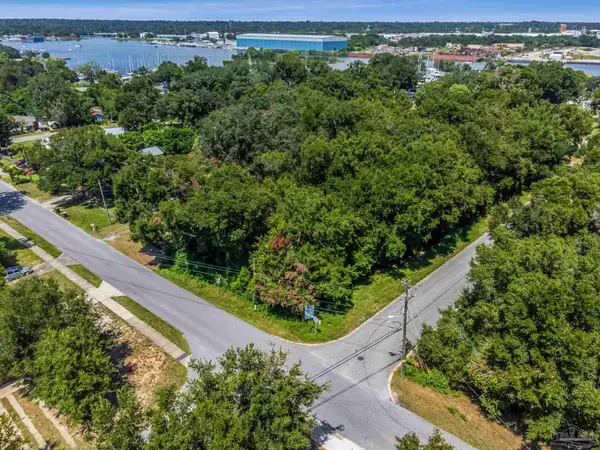 Lakewood Rd, Pensacola, FL 32507