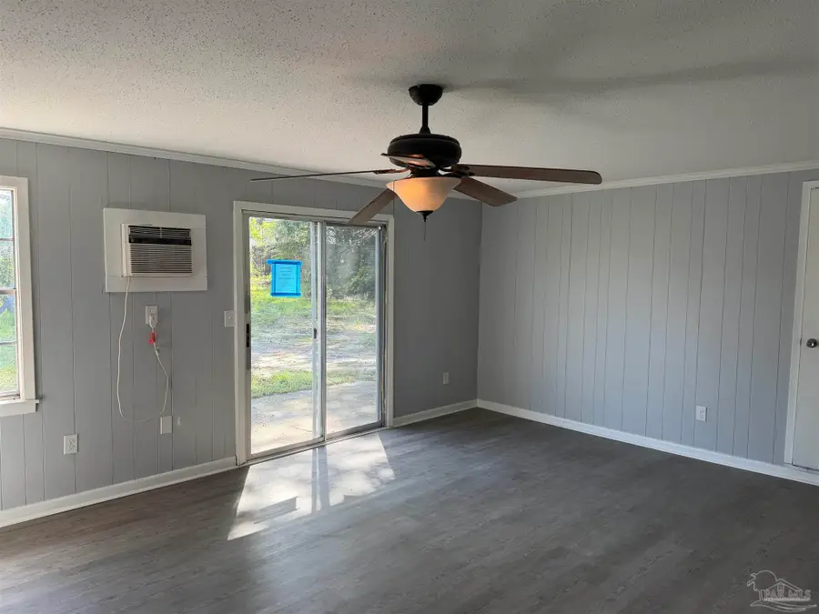 201 Young St, Brewton, AL 36426 - #3