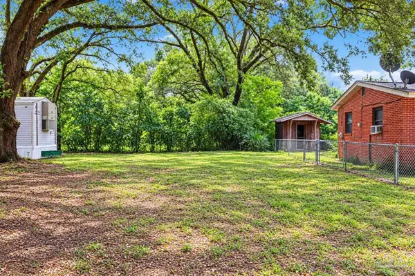 6807 Rolling Hills Dr, Pensacola, FL 32505