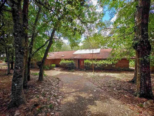 721 Tanglewood Dr, Pensacola, FL 32503